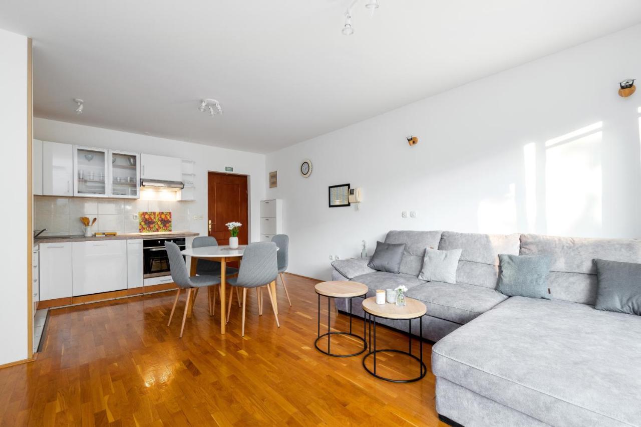 Apartment Ana-Marija มาคาร์สกา ภายนอก รูปภาพ