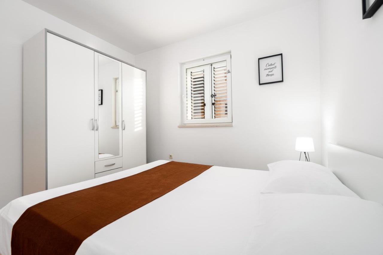 Apartment Ana-Marija มาคาร์สกา ภายนอก รูปภาพ