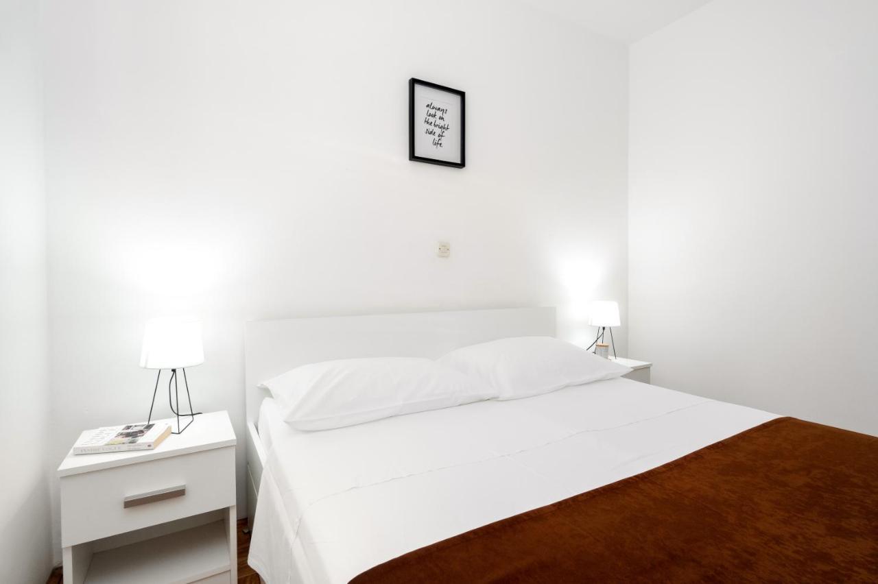 Apartment Ana-Marija มาคาร์สกา ภายนอก รูปภาพ