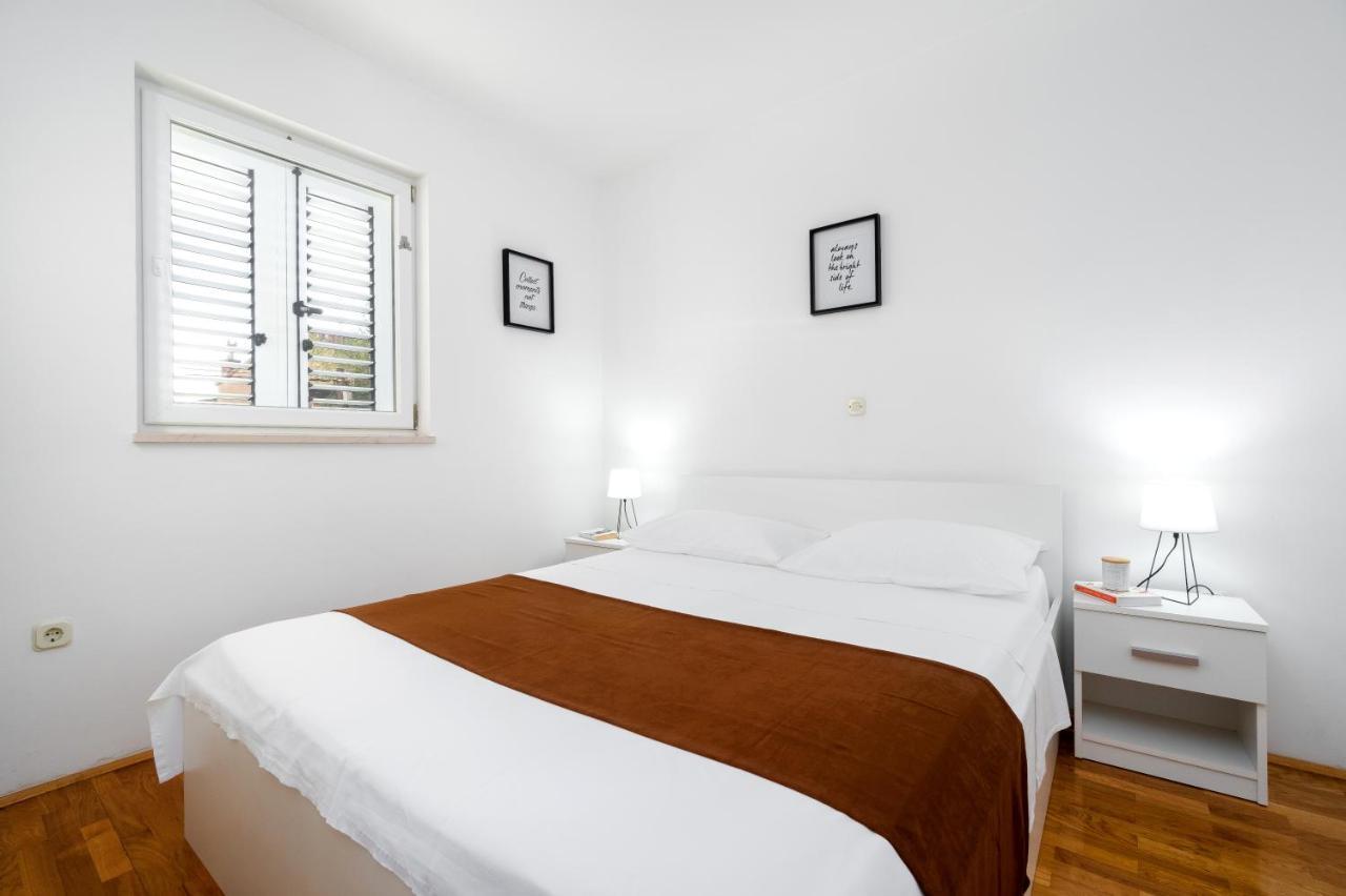 Apartment Ana-Marija มาคาร์สกา ภายนอก รูปภาพ